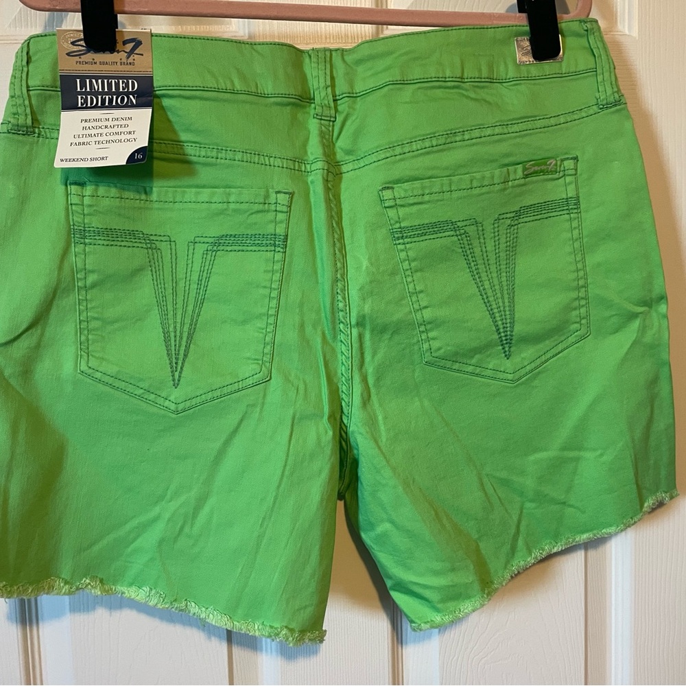 Seven7 Women's Vibrant Lime Jean Shorts - Picture 2 of 2
